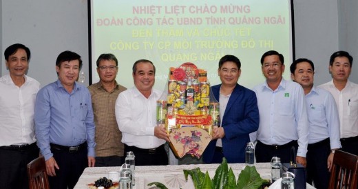 Lãnh đạo UBND tỉnh Quảng Ngãi đến thăm và chúc Tết Công ty CP Môi trường Đô thị Quảng Ngãi